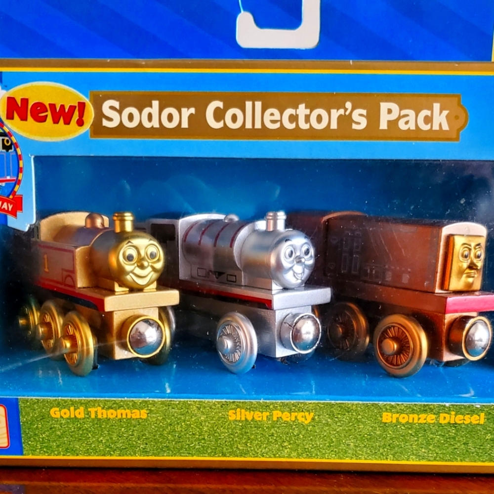 THOMAS & FRIENDS-SODOR COLLECTOR'S PACK GOLD THOMAS BRONZE DIESEL SILVER PERCY